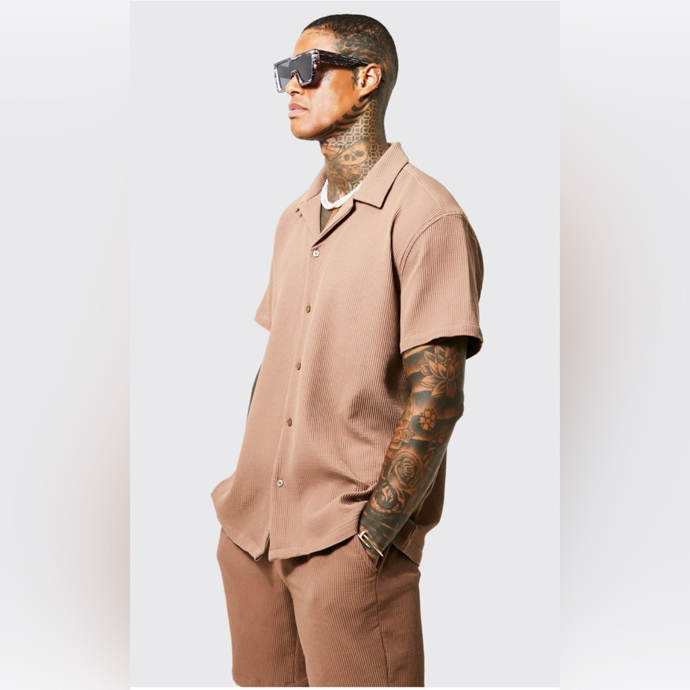 BooHoo Man Oversized Short Sleeve Pleated Shirt And Short Size Medium